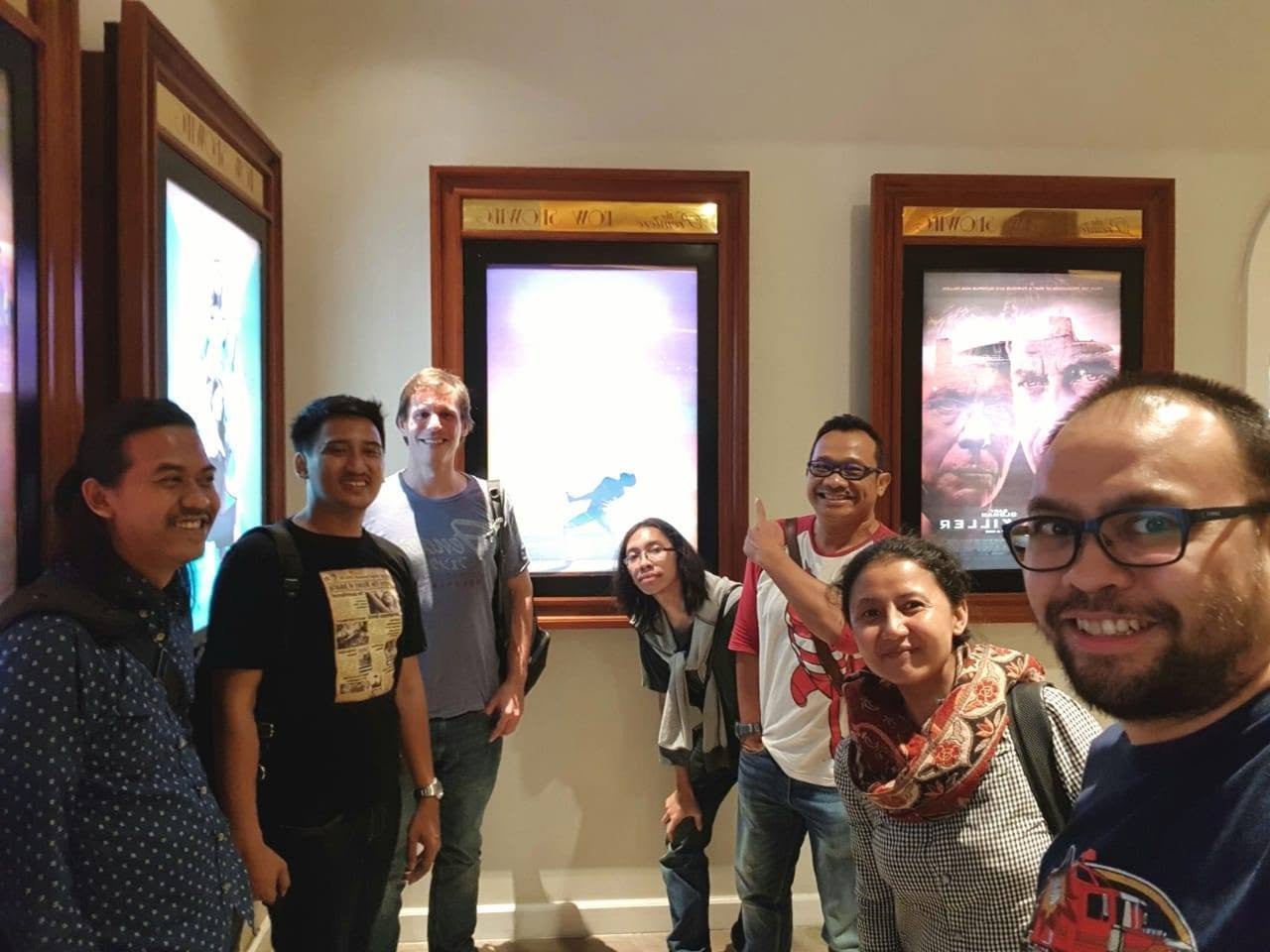 Tim Adroit berkunjung ke pameran film